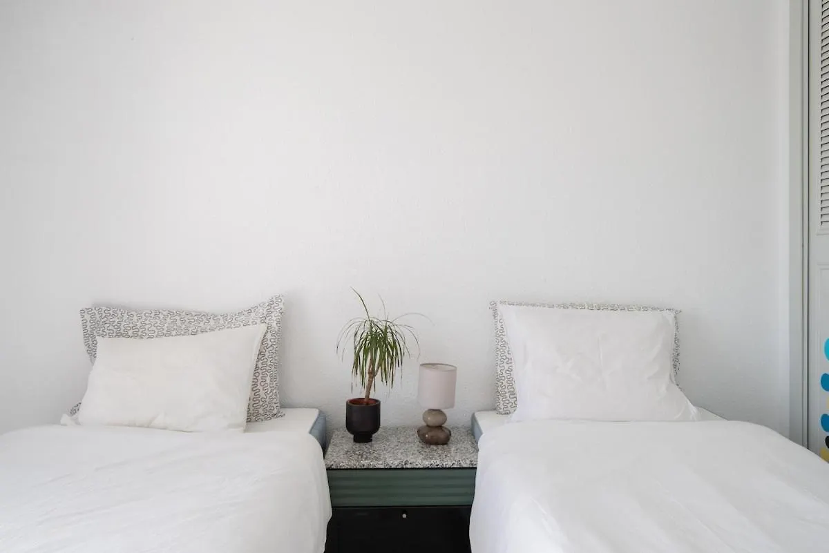 شقة Stunning Townhouse In Los Pacos فوينخيرولا