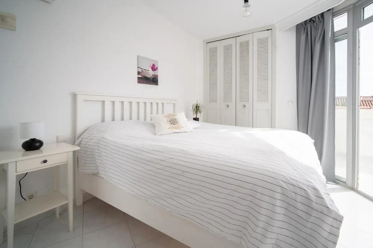 Stunning Townhouse In Los Pacos 丰希罗拉